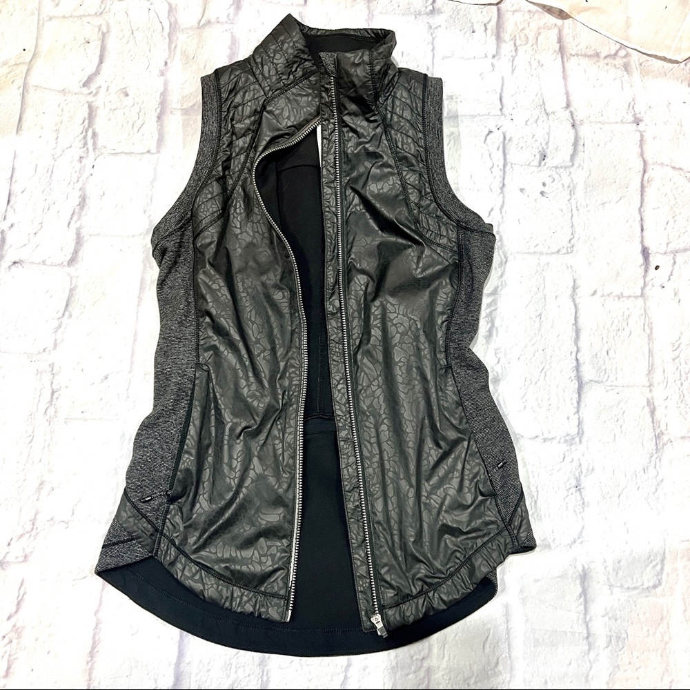 Lululemon vest size 4